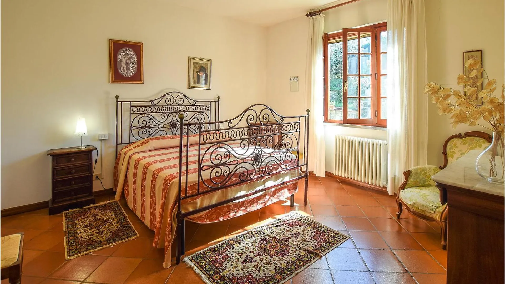 Cozy Home In Santandrea A Pigli With Wifi Policiano Ferienhaus